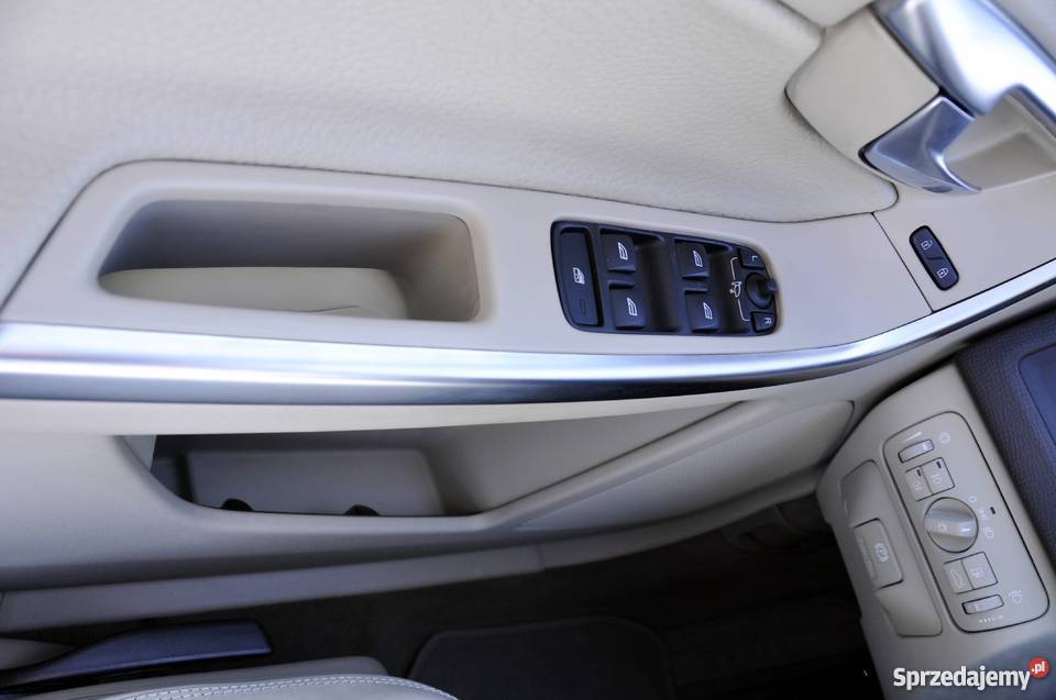 VOLVO XC60 Momentum D5 AWD 205 24D Skóra XC 60 Piaseczno
