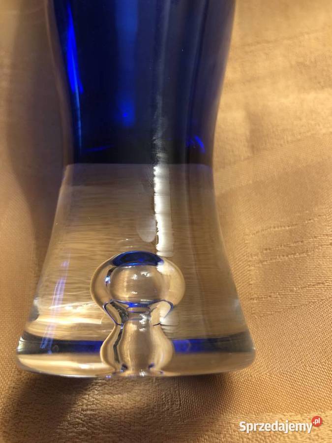 Szklanki kobaltowe łodygowe w stanie 4 sztuki Zegrze