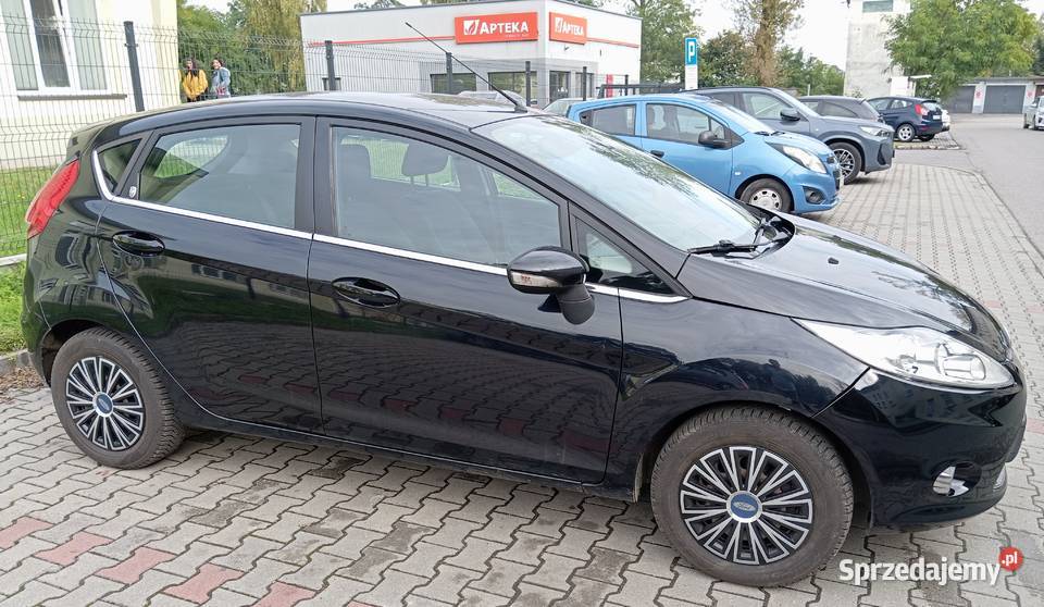 Ford Fiesta Ghia 125 benzyna klimatronic Ghia nieuszkodzony Bielsko-Biała