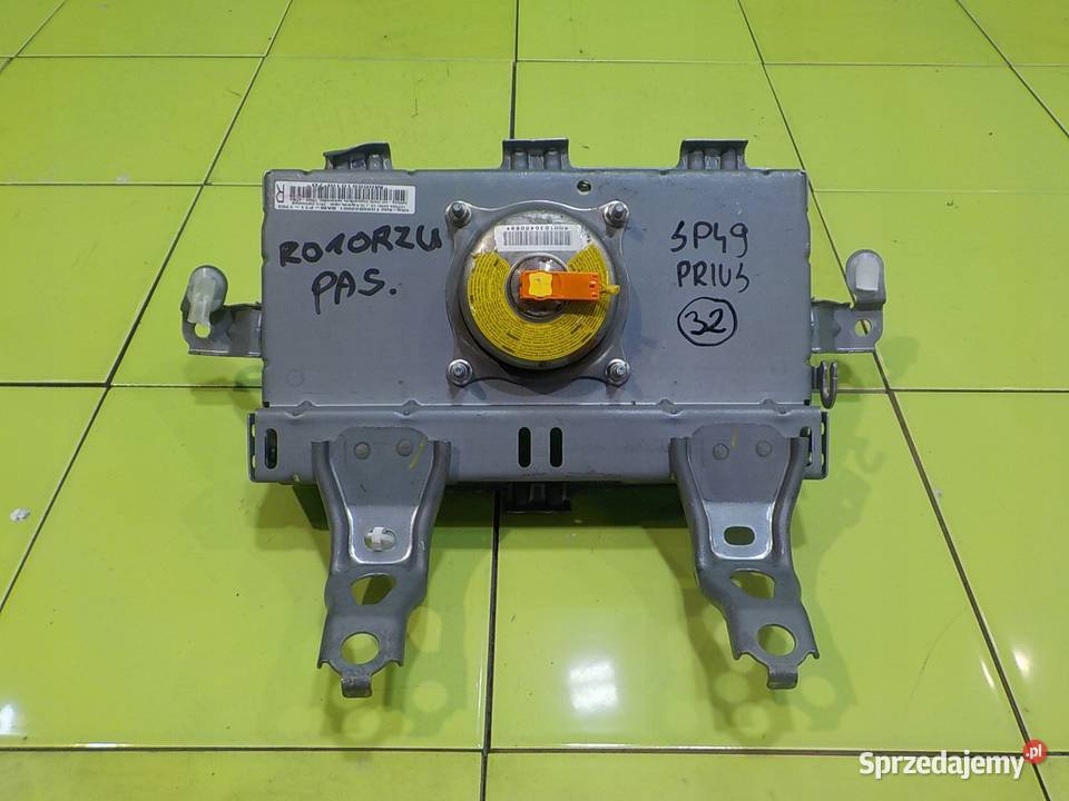 TOYOTA PRIUS III 10r 18 VVTI 5D AIRBAG poduszka Suków