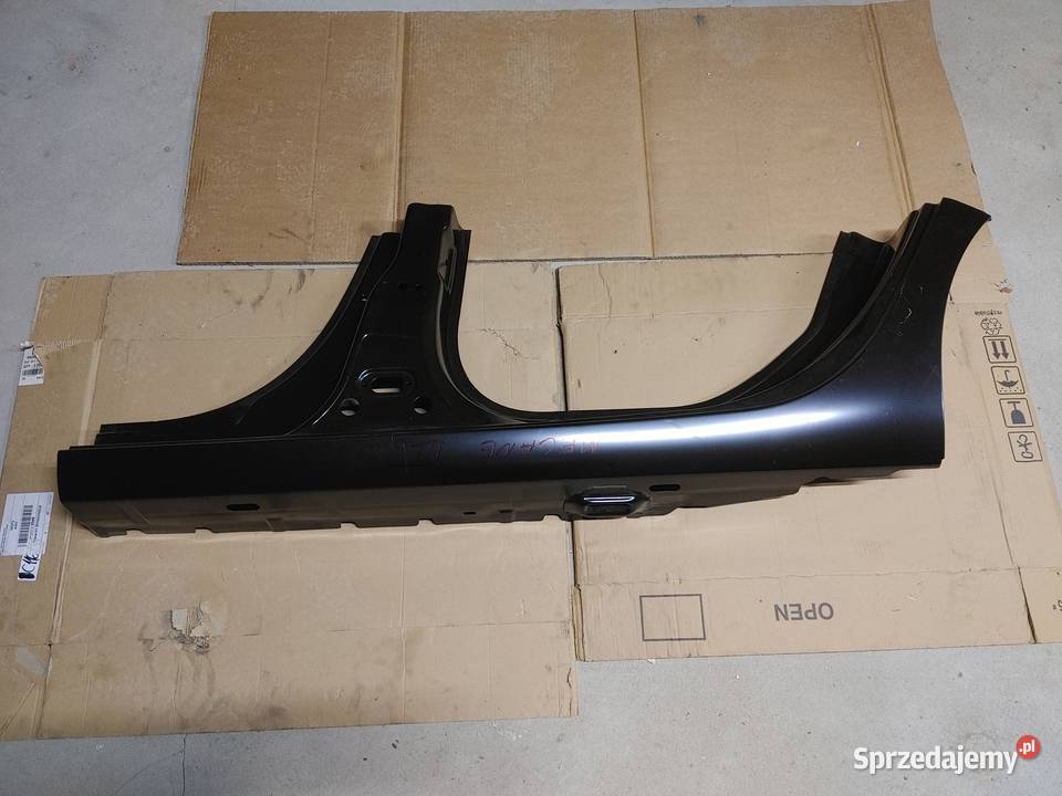 Poszycie progu Megane III kombi osobowe Włocławek