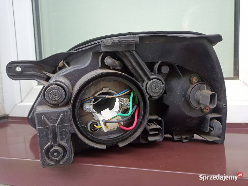 Kia Rio II 2 lampa przednia prawa reflektor osobowe Sieradz