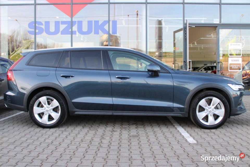 Volvo V60 Cross Country 2022r FVAT23 Kamera diesel Samochody osobowe Bielsko-Biała