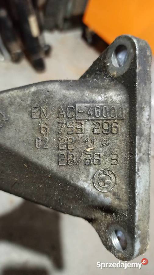 Łapa silnika Bmw e46 316 16 318i 18i n42 n46 zawieszenie silnika Dębica