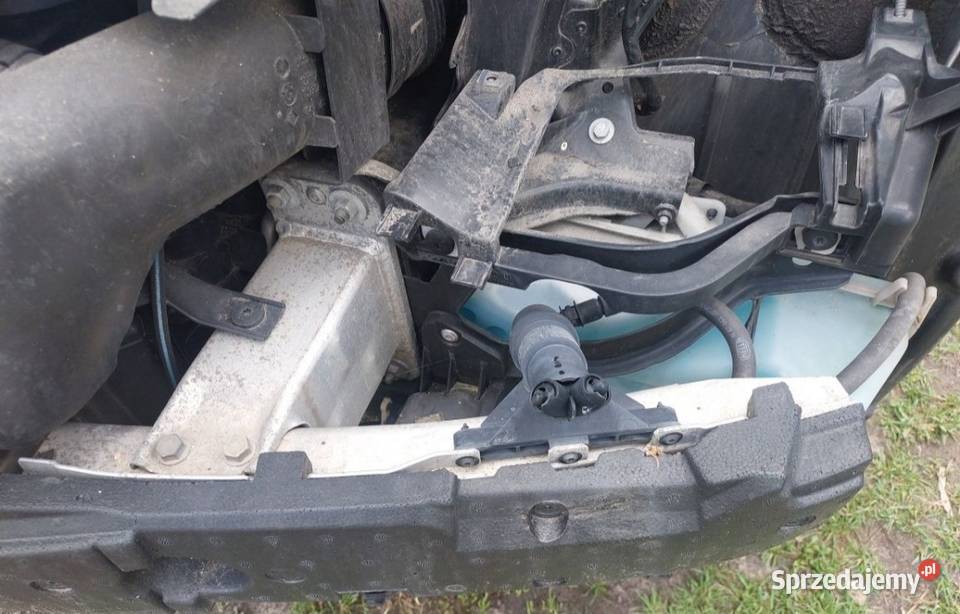 Pas przedni chlodnica bmw e60 e61 Lift lubelskie Lipiny Górne-Lewki