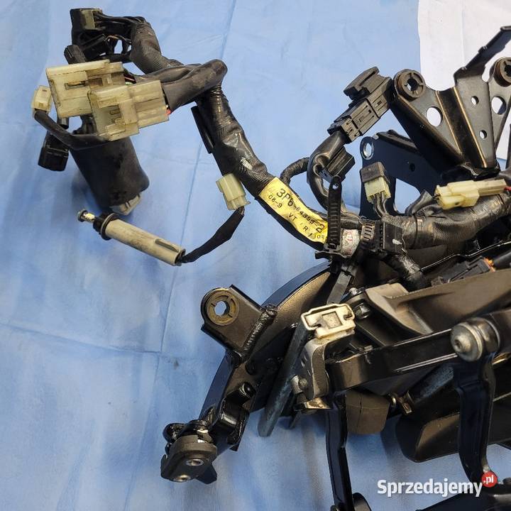 YAMAHA FJR 1300 stelaż szyby mechanizm mocowanie Nowy Tomyśl