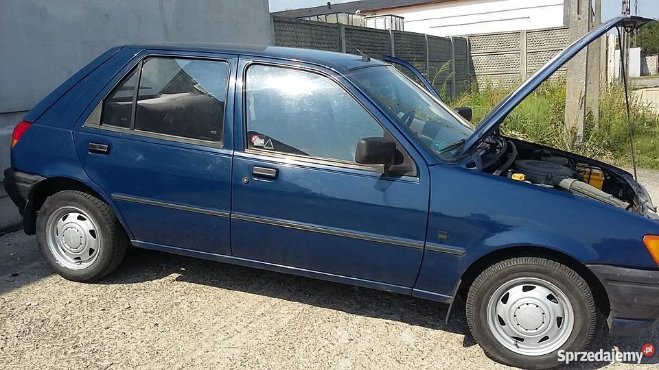 Ford Fiesta 11 MK3 z 1991 r niebieski