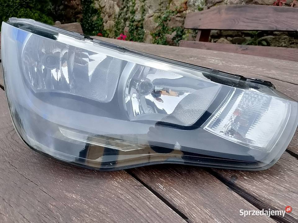 Reflektor prawy Audi A1 8x Świdnica