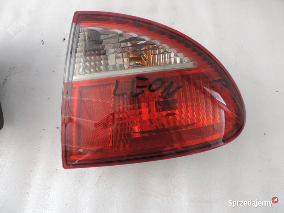 Seat Leon 1 lampa prawa tylna Oświetlenie
