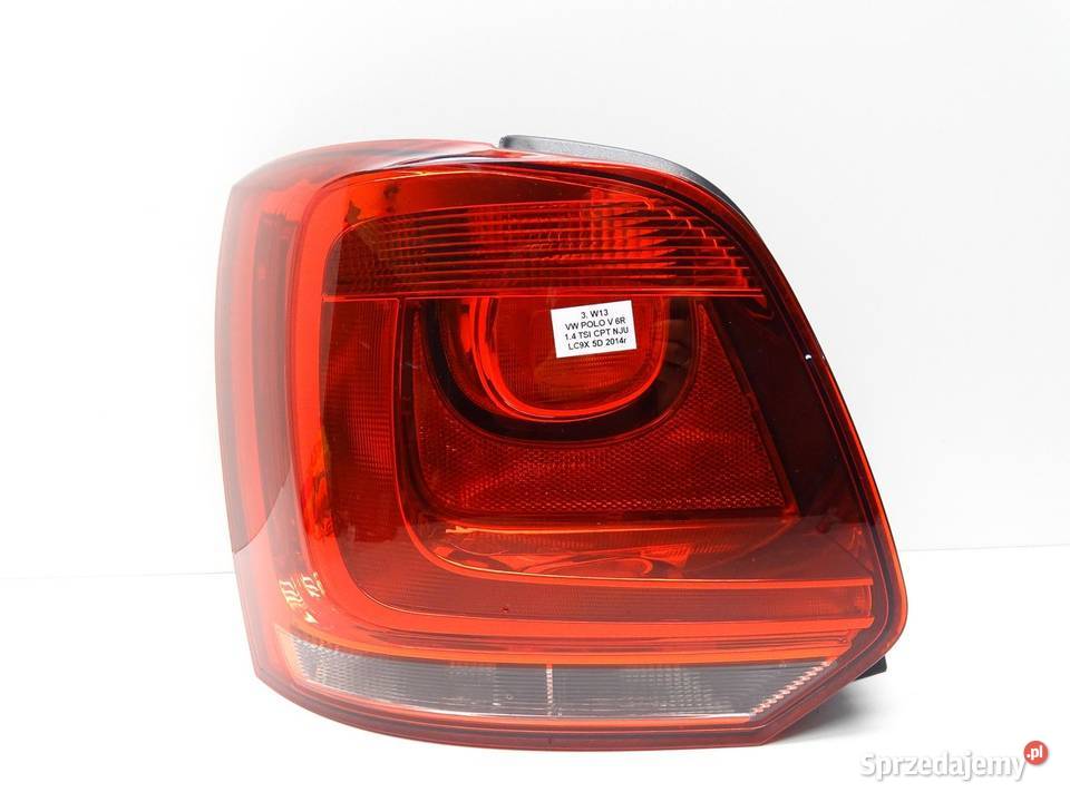 LAMPA LEWA LEWY TYŁ TYLNA W BŁOTNIK VW POLO V 6R