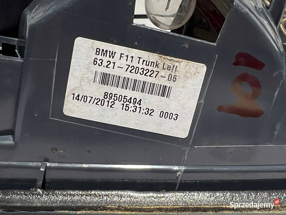 BMW F11 LAMPA TYŁ LEWA W KLAPĘ BAGAŻNIKA
