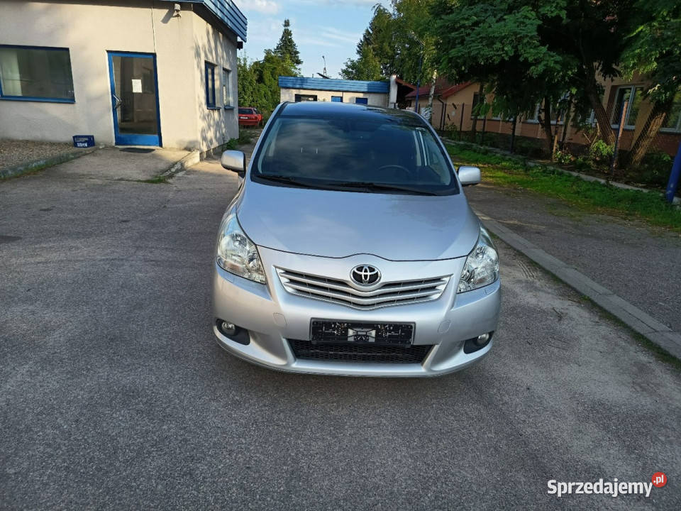 Toyota Verso EXECUTIVE ksenon panorama kamera 7 srebrny sprzedam