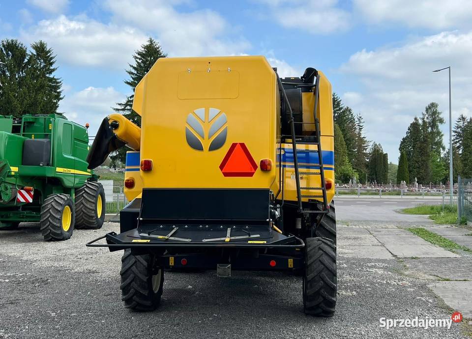 Holland TC 570 RS tc570 350H 51m New Holland Ćmiłów sprzedam