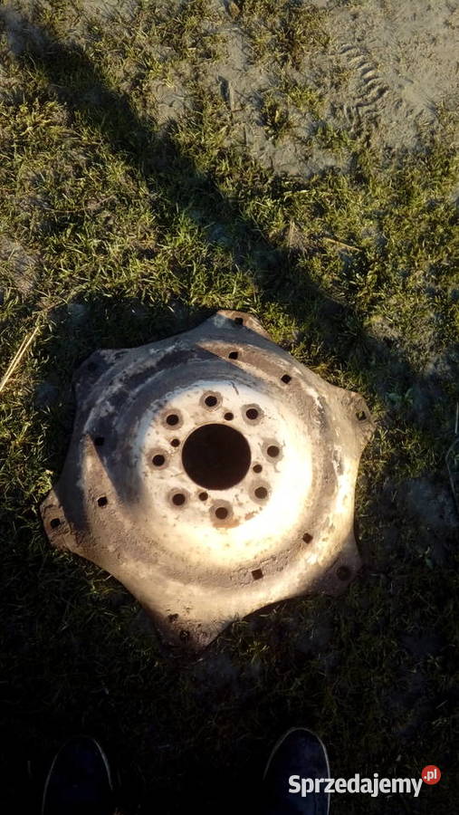 gwiazda koła ursus c 330 sprzedam nieuszkodzony Części zamienne Części zamienne Skarszewy