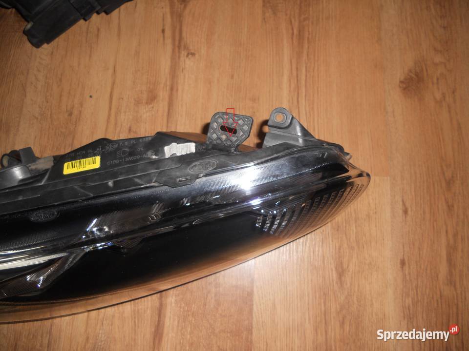 Lampy przód lewa prawa FORD FIESTA MK7 LIFT osobowe
