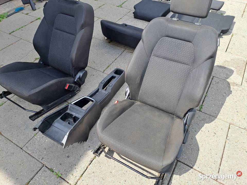 Suzuki Swift MK8 5D komplet podgrzewanych foteli Jastrzębie-Zdrój