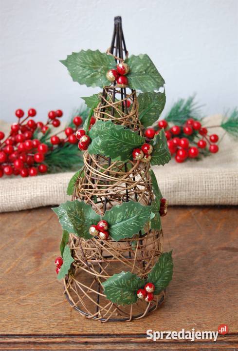 Choinka pleciona ostrokrzew gałązki ozdoba odcienie zieleni Lublin