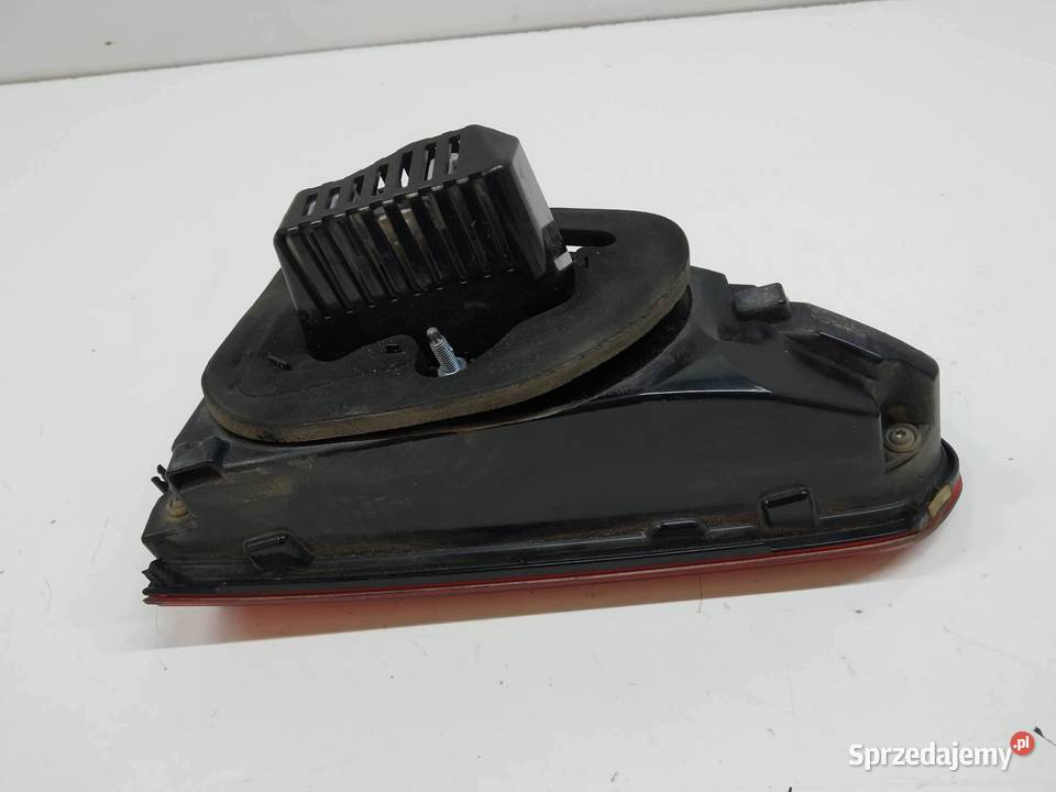 LAMPA TYŁ W KLAPĘ LEWA EUROPA LED 5TA945307B VW