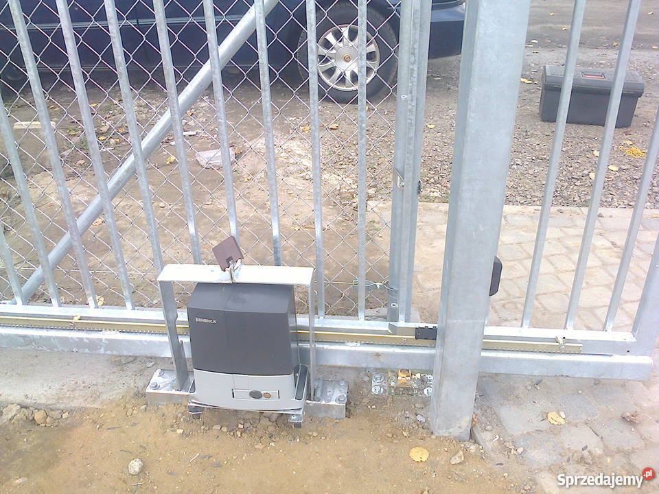 brama garażowa z napędem Płońsk