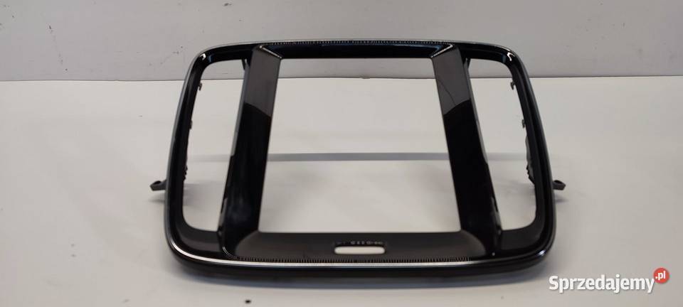 VOLVO XC40 RAMKA DEKOR WYŚWIETLACZA 32277960 sprzedam