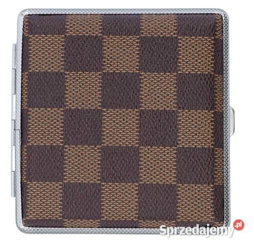 Papierośnica Metalowa Pokryta Skórą w Wzorem w Ostrowy nad Okszą