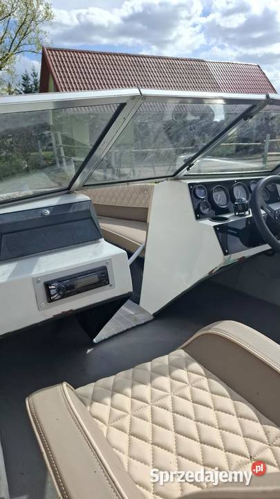 łódź motorowa 52 m z silnikiem Ford OMC 23 litra Węgielsztyn