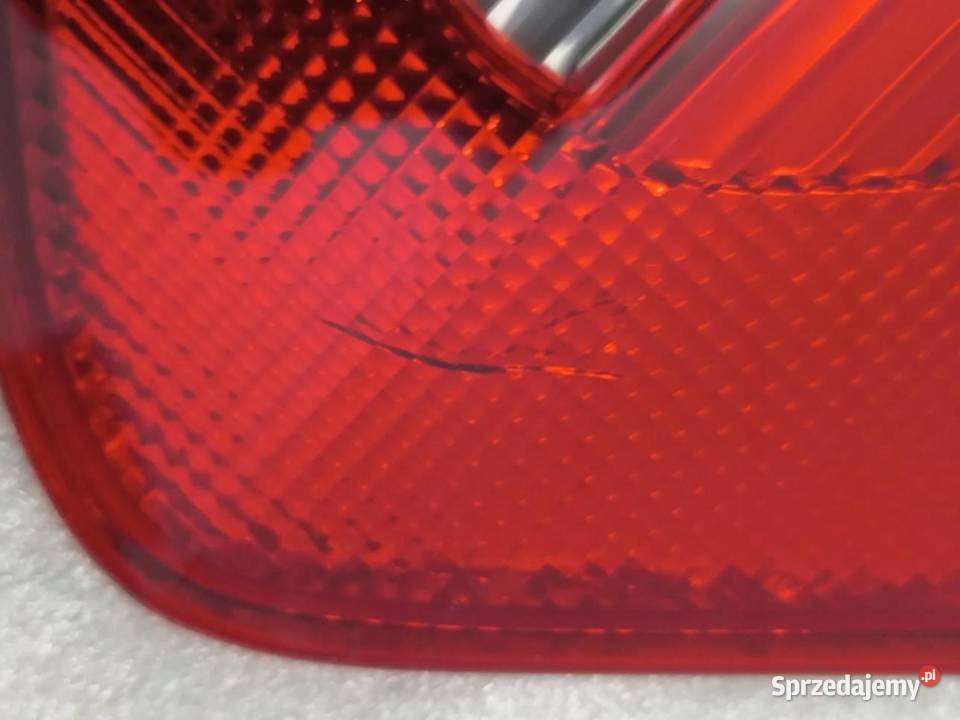 LAMPA PRAWY TYŁ BMW E81 E87 6924502 osobowe