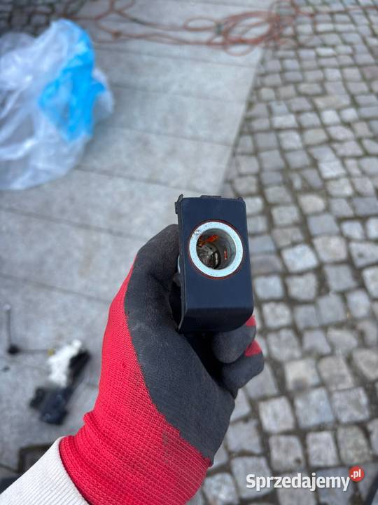 Zapalniczka audi a4b6b7