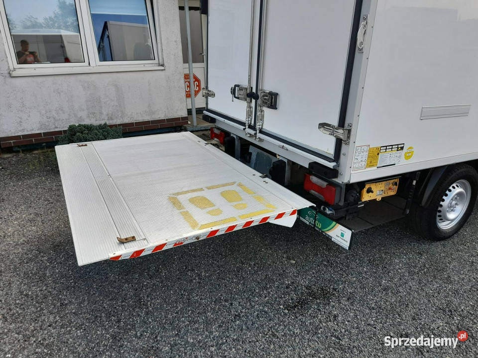 Iveco Daily 35S11 kontener izoterma z windą nieuszkodzony zachodniopomorskie