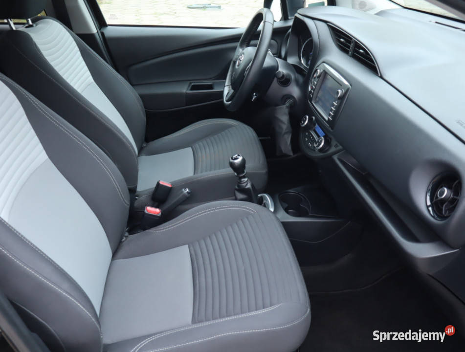 Toyota Yaris 15 Dual VVTi 1497cm3 Łódź