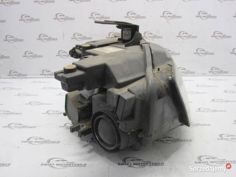 AUDI A4 B8 11r lampa prawa przód 0301240602 Lampy przednie sprzedam