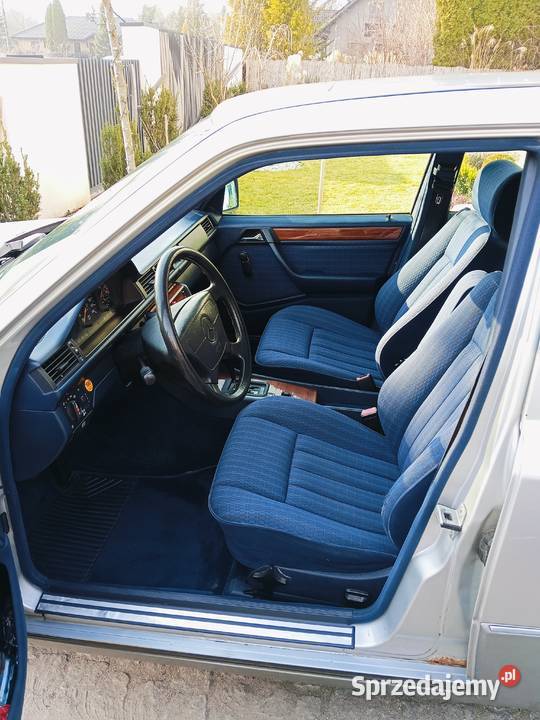 MercedesBenz W124 22 Mercedes 220E 92 LPG Poznań