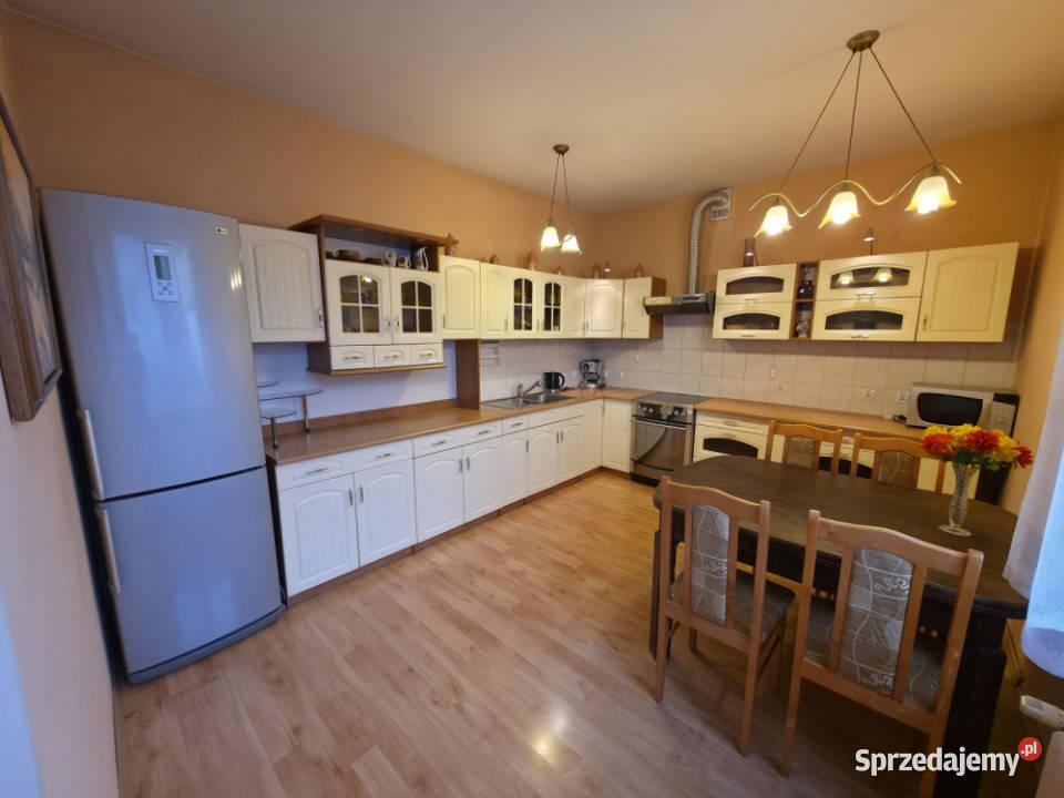 Klimatyczny dom z niezależnym garażem w centrum