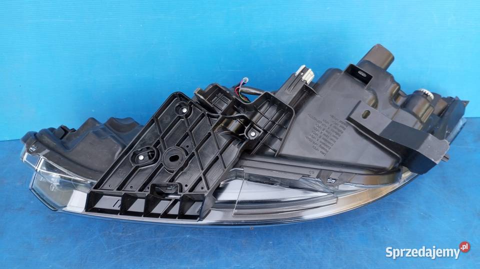 LAMPA PRAWY PRZÓD REFLEKTOR EU LED NISSAN