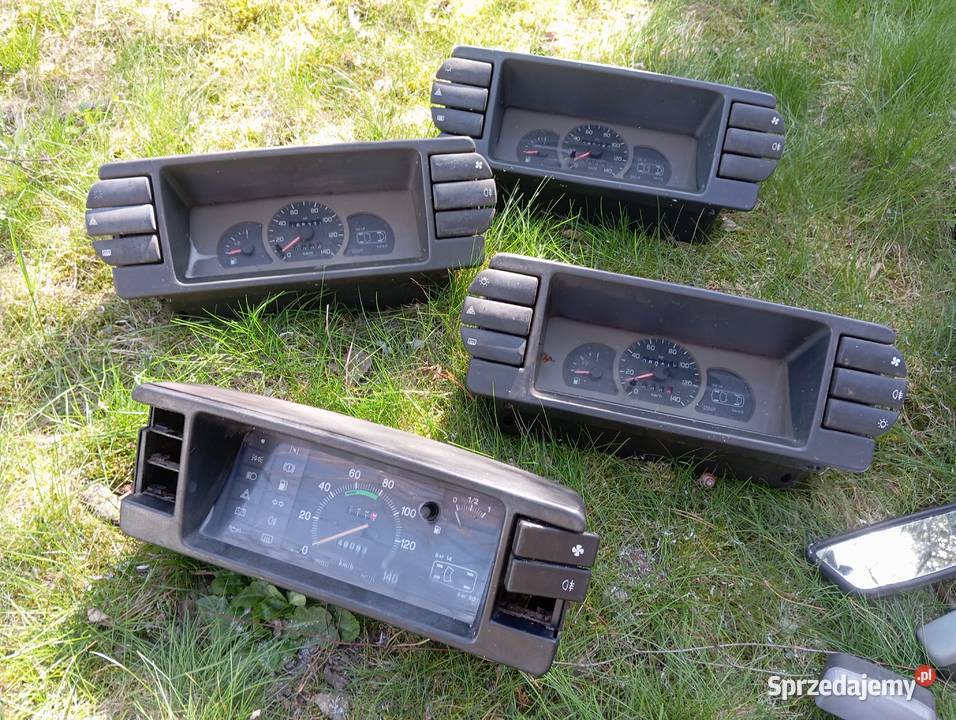 Części Fiat 126p lampa kierownica półka Rok produkcji 1985 Dłutów