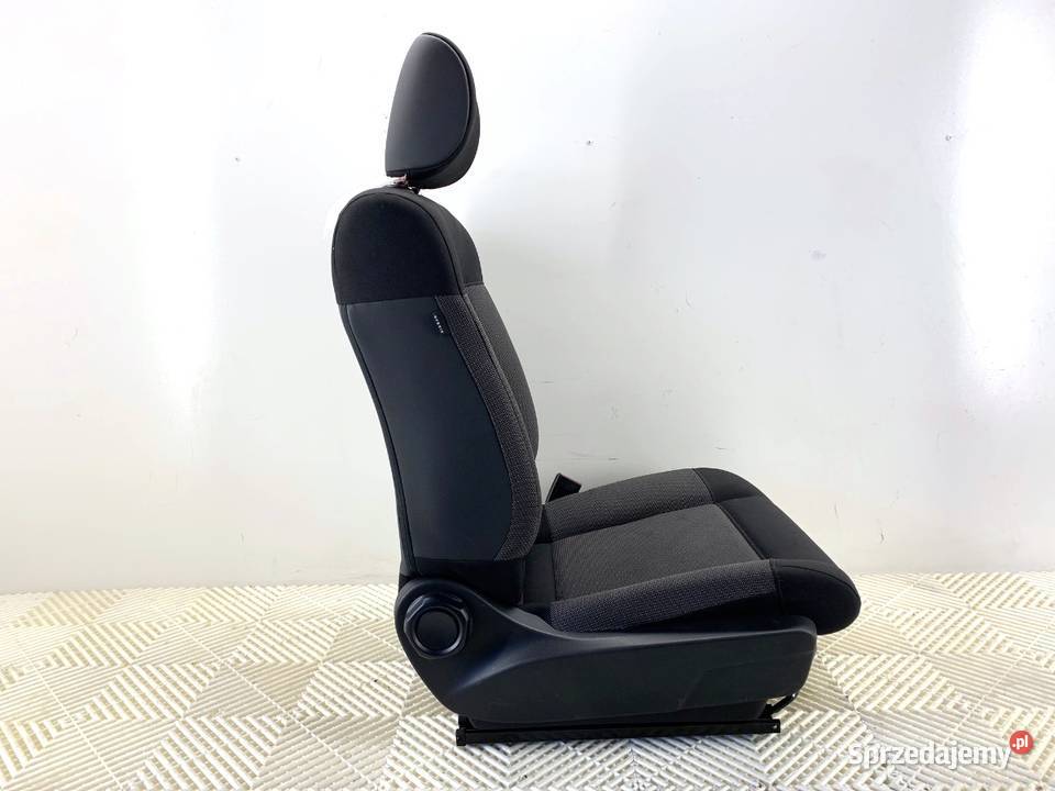 FOTEL PRAWY PRZÓD CITROEN C4 CACTUS Hatchback