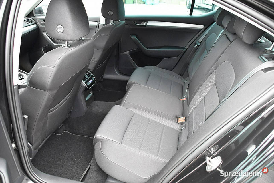 koda Superb Podgrzewane Fotele Xenon Led Navi manualna Nowe Kucice
