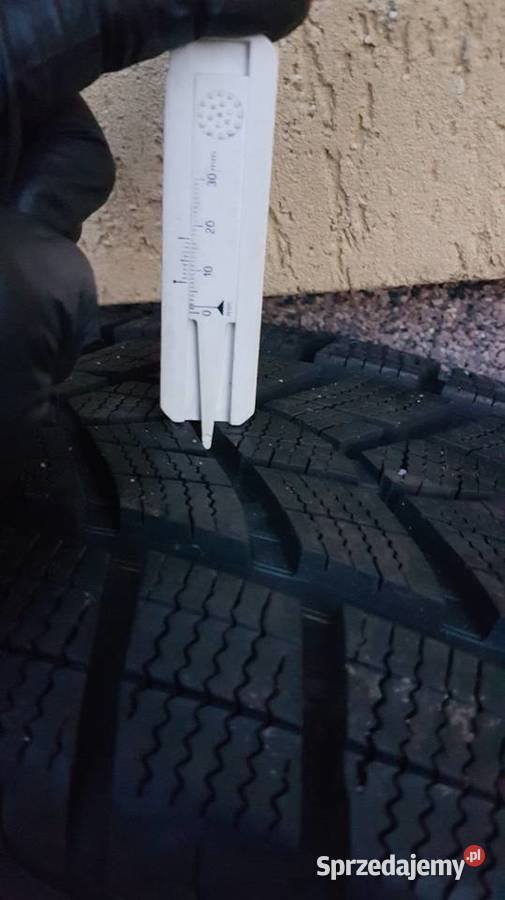 Opony 235 65 17 R Goodyear Ultra Grip SUV Ostrzeszów sprzedam