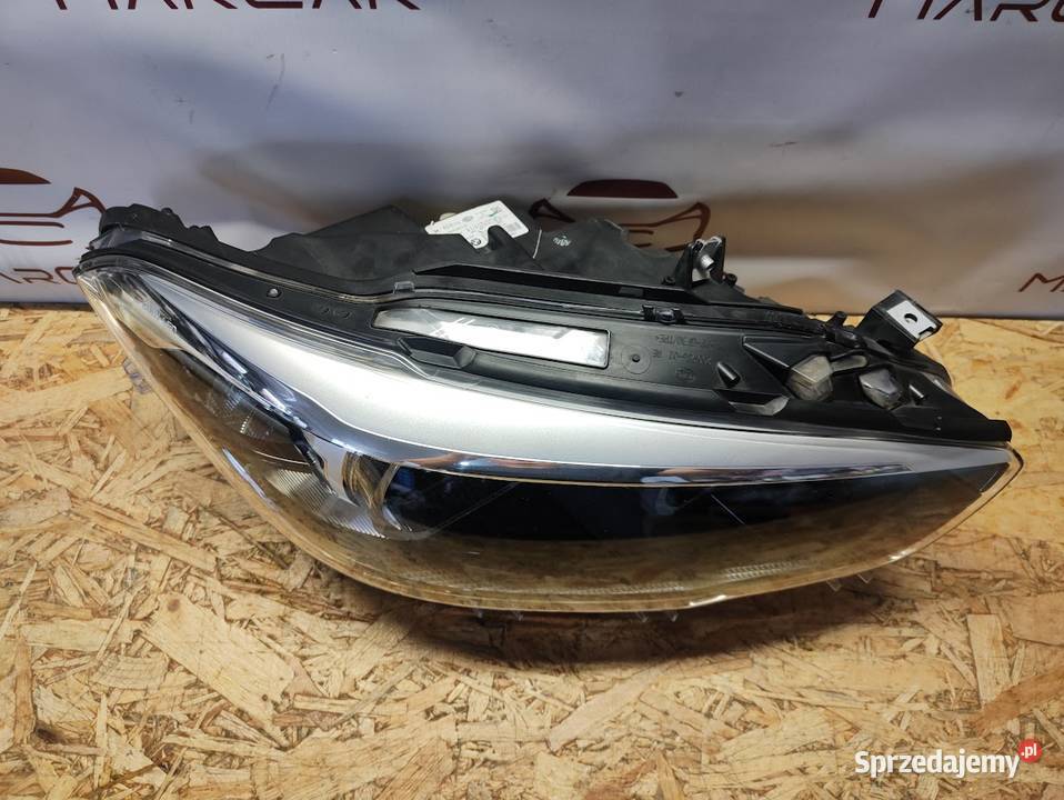 Lampa Prawy Przód BMW 1 F20 F21 8739572 osobowe Pleszew