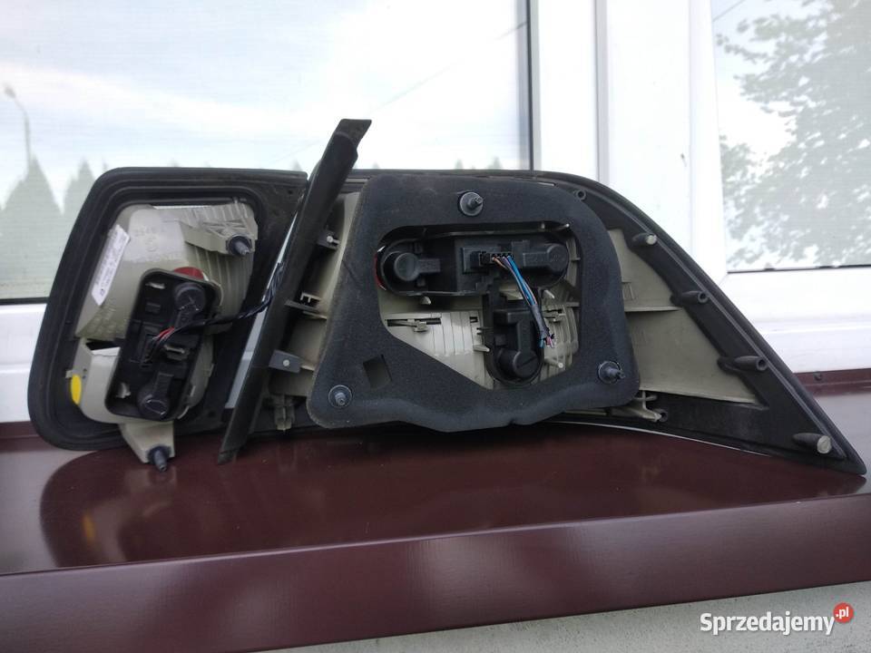 Saab 93 93 II LIFT FL sedan lampy tył tylne Sieradz