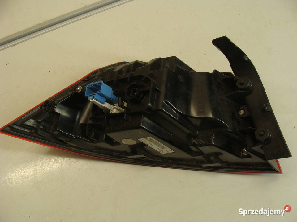 LAMPA PRAWA LED TYLNA VW PASSAT B8 SEDAN osobowe Goleniów