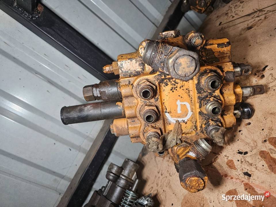 3sekcyjny rozdzielacz hydrauliczny Parker Case pomorskie Gdynia