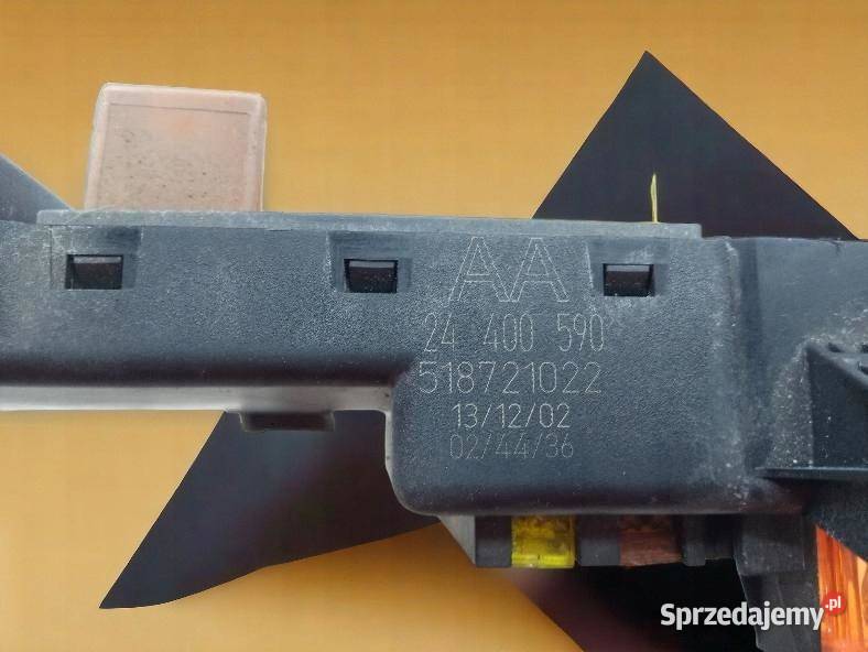 SKRZYNKA BEZPIECZNIKÓW 24400590 13120953 Opel sprzedam