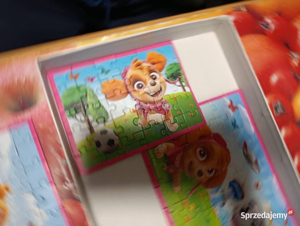 Puzzle przedstawia sceny z bajki Psi Patrol Poznań