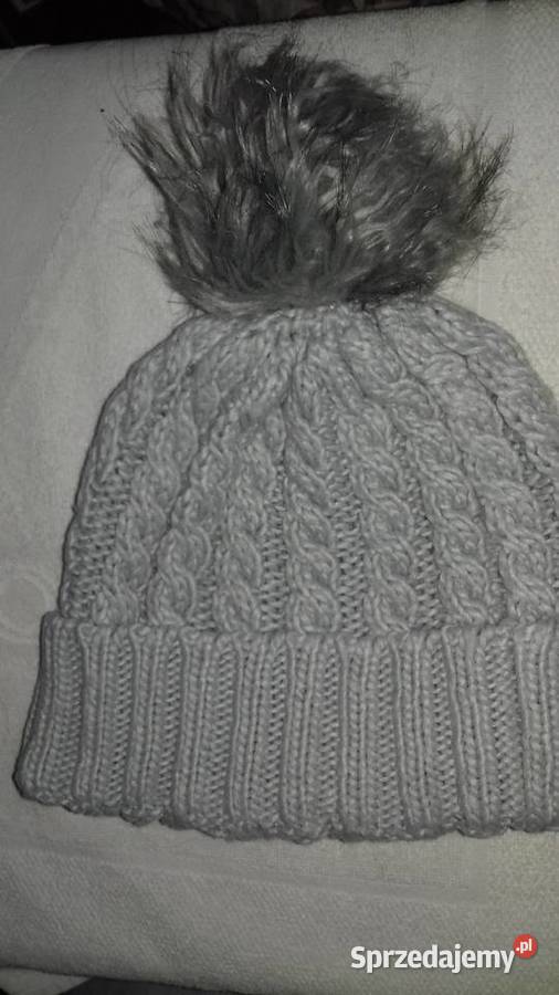 czapka zimowa damska unisex z pomponem RESERVED sprzedam