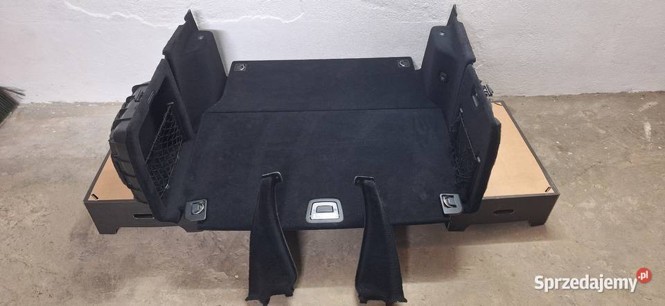 Kompletny środek bagażnika Mercedes Sandomierz