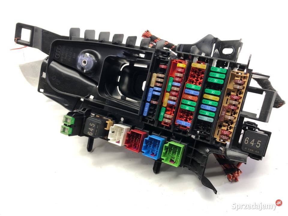 SKRZYNKA BEZPIECZNIKÓW AUDI A7 C8 SportowyCoupe