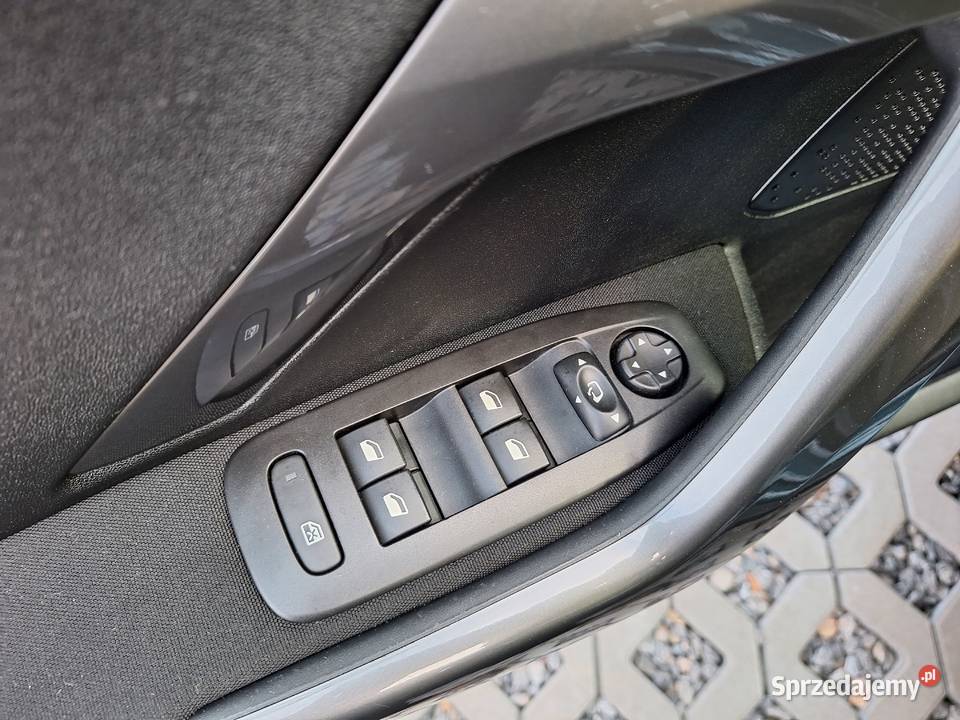 Peugeot 2008 12 Benzyna 2017R zadbany Wodzisław Śląski sprzedam