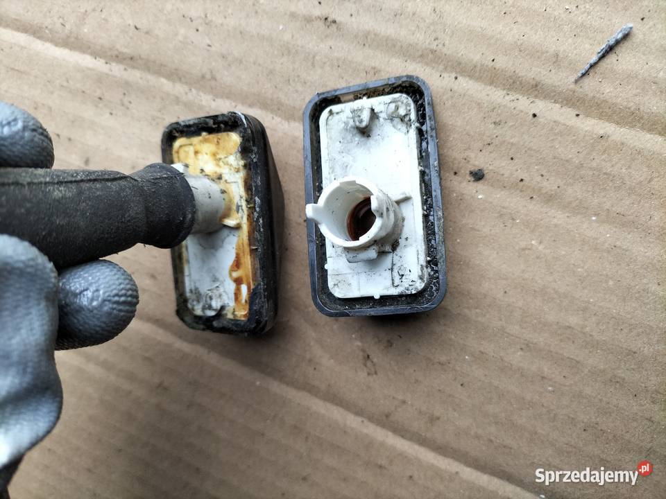 GOLF II 2 JETTA 2 KIERUNKOWSKAZ PRAWY LEWY osobowe lubelskie Kamień-Kolonia sprzedam