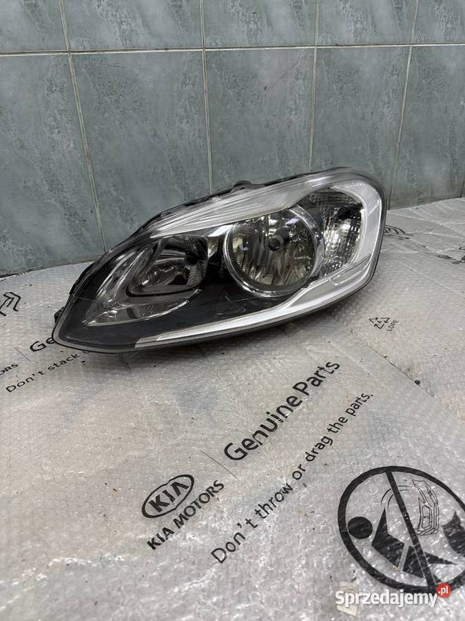 Volvo XC60 lampa lewa przód oryginalna Bielsko-Biała
